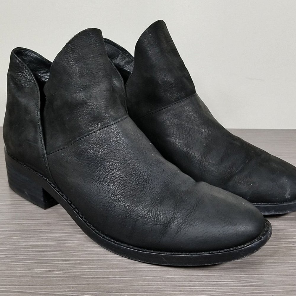 Eileen Fisher 'Leaf' Bootie, Black Leather, Womens Size 7.5 M